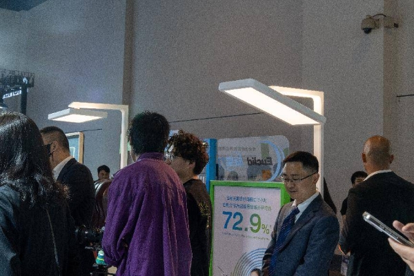 《从 “光谱稳定” 到 “护眼靠谱”：柯达白泽系列护眼大路灯闪亮第25届COOC展》