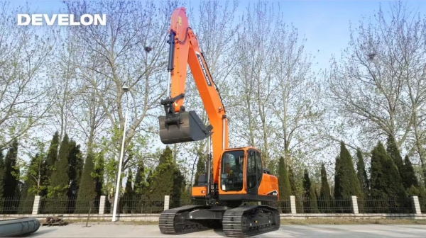  双基地，四新品，迪万伦开启无限未来