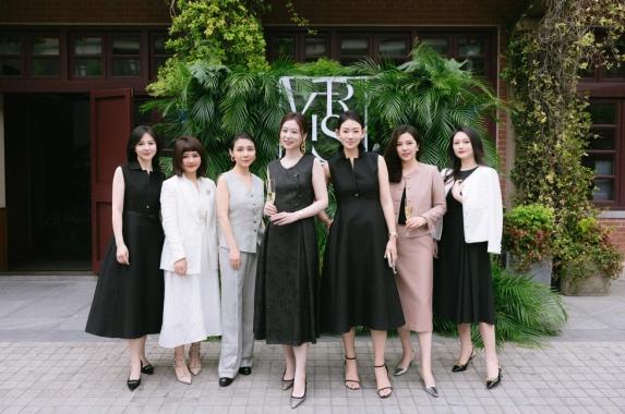 “YI 境之旅 —— 译依周年自然灵感”译依YIYI五周年盛大启幕