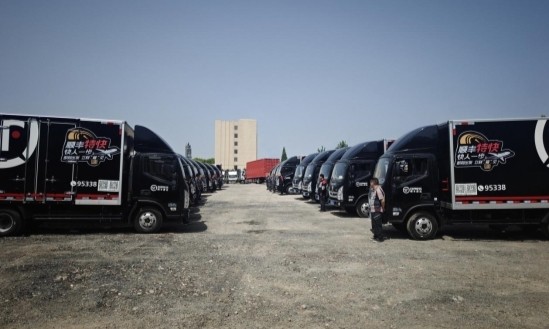 强强联手：奥铃速运轻卡批量交付顺丰速运