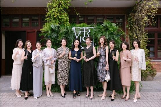 “YI 境之旅 —— 译依周年自然灵感”译依YIYI五周年盛大启幕