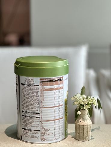  为娃选奶纠结？看懂‌有机奶粉和普通奶粉的区别就懂了 