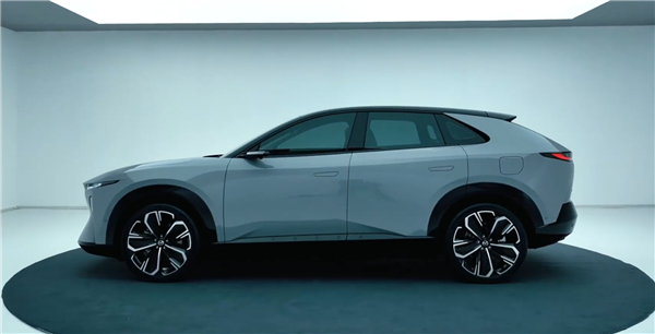 马自达首款增程SUV 全新EZ-60内饰公布：祖宗之法也能改！