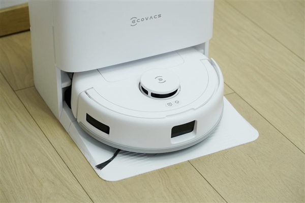 28.6cm超迷你！科沃斯地宝mini扫地机器人图赏