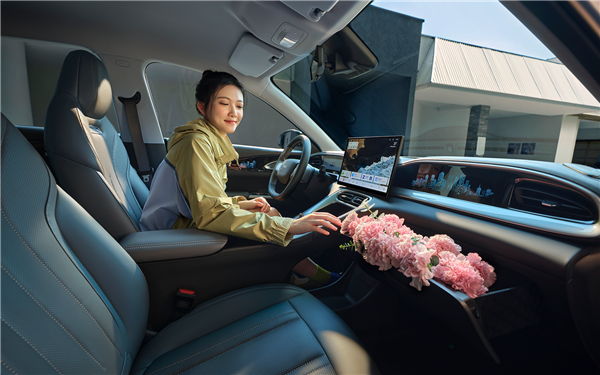 单月狂卖超3万辆 吉利星愿全新配色车型上市：限时6.88万起