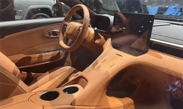 十多万就能获得保时捷同款造型！欧拉闪电猫旅行版亮相上海车展