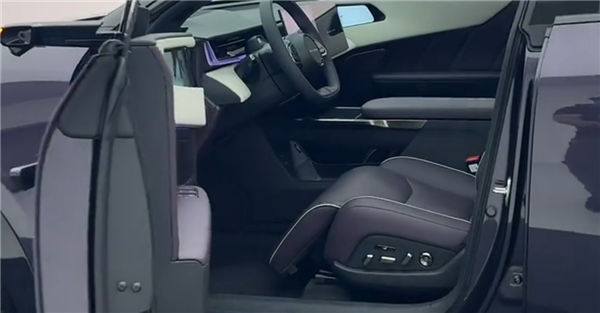 马自达首款增程SUV 全新EZ-60内饰公布：祖宗之法也能改！