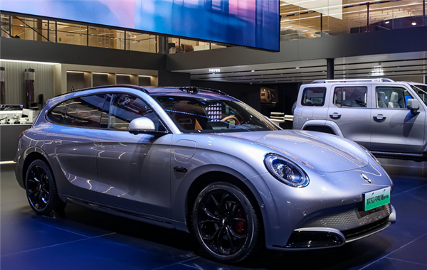 十多万就能获得保时捷同款造型！欧拉闪电猫旅行版亮相上海车展