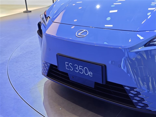 内饰向新势力看齐 新一代雷克萨斯ES官图发布：网友吐槽失了本色