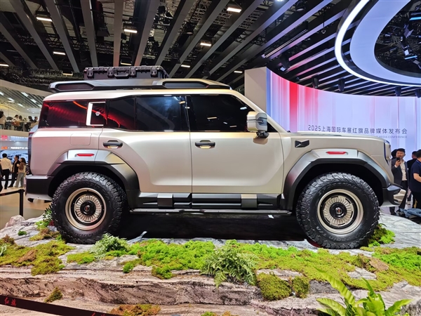 得卖多少钱才合适 红旗首款硬派越野车亮相：四电机的巨无霸