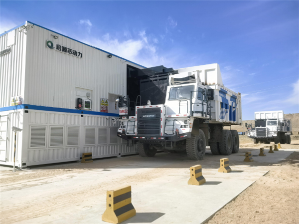 30台无人驾驶电动矿卡在内蒙古投运：一次换电只需8分钟