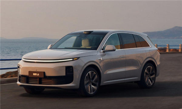 理想开源OS为全球车企干了件好事！李想承诺：不设任何商业模式