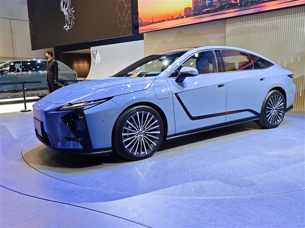 内饰向新势力看齐 新一代雷克萨斯ES官图发布：网友吐槽失了本色