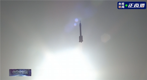 点火成功！神舟二十号载人飞船发射升空