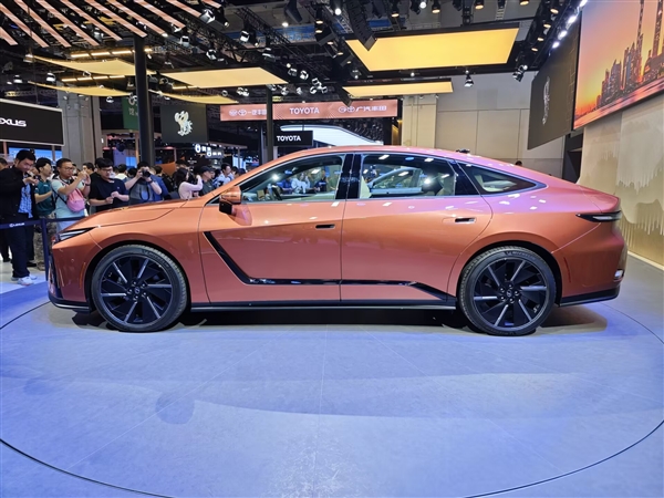 内饰向新势力看齐 新一代雷克萨斯ES官图发布：网友吐槽失了本色