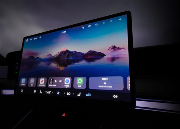 基于HarmonyOS NEXT 华为宣布启动鸿蒙座舱应用先行者开发计划