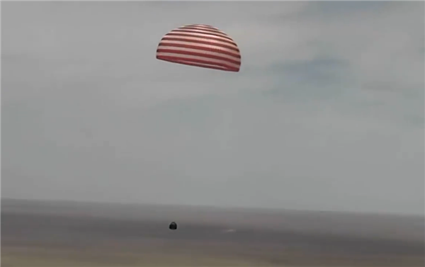 揭秘送神十九回家的超级大伞：1200平米、1920片高强锦丝绸无缝拼接