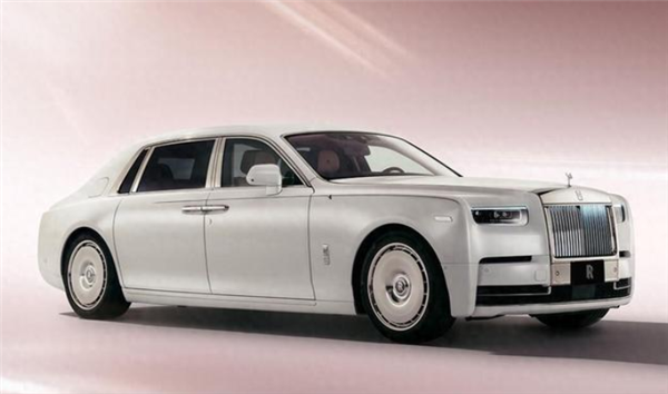 全球唯一！劳斯莱斯幻影定制版亮相：25万针绣出"樱花雨"