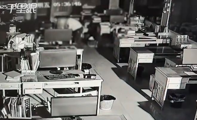 保安每天偷用女员工杯子喝水 投诉后该保安只是受到警告