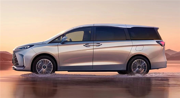 24.99万起售的合资插混MPV卖爆了！别克GL8陆尚开启交付