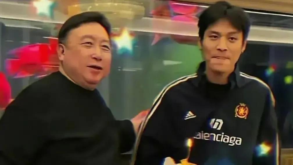 疯狂小杨哥现身王晶70岁生日会 调查整改后的首次公开露面