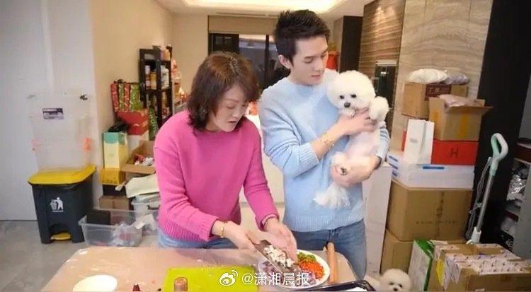 李佳琦回应妈妈带货:她正是拼的年纪 电商行业开始重视银发经济