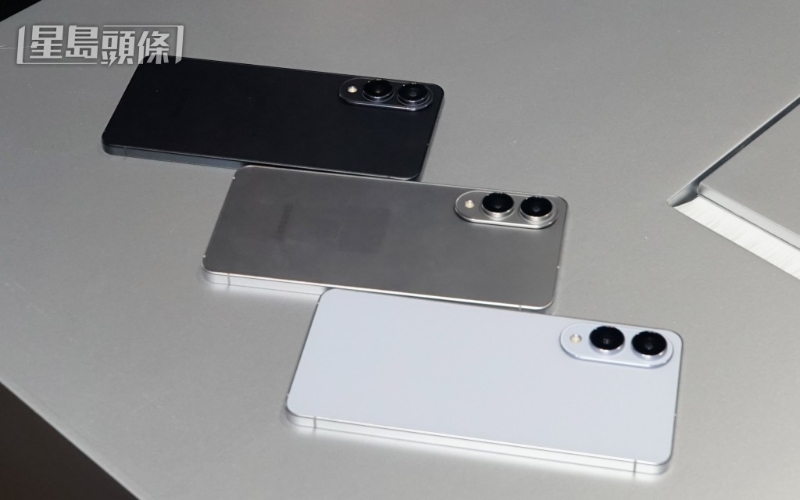 Galaxy S25 Edge备有黑、银及蓝3种钛金属色。