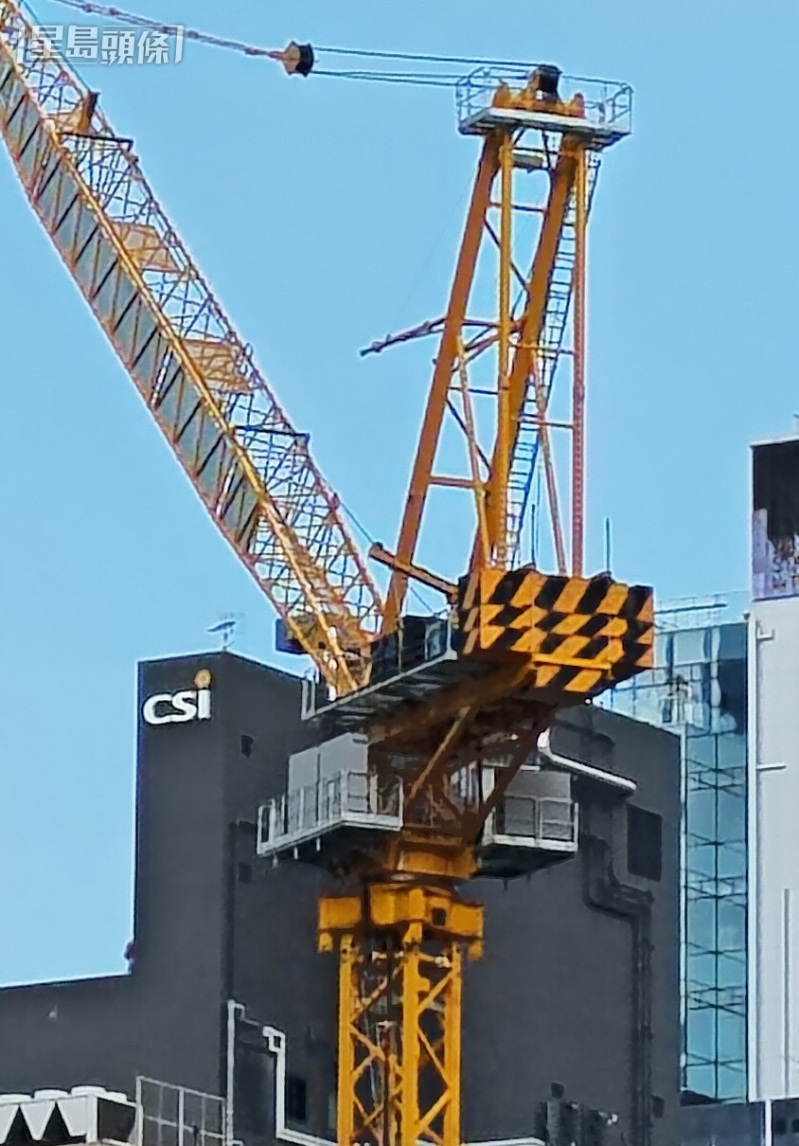 100%放大2亿像素相片某一处，成像仍然可接受。