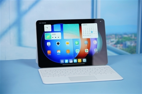 小米旗舰新平板来了：12.5英寸LCD屏+玄戒O1