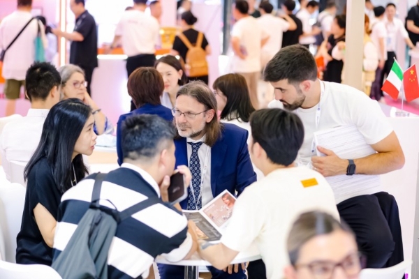 “Beauty crafted in Italy”：意大利展团闪耀CBE 2025上海美博会，共鉴意式美妆魅力