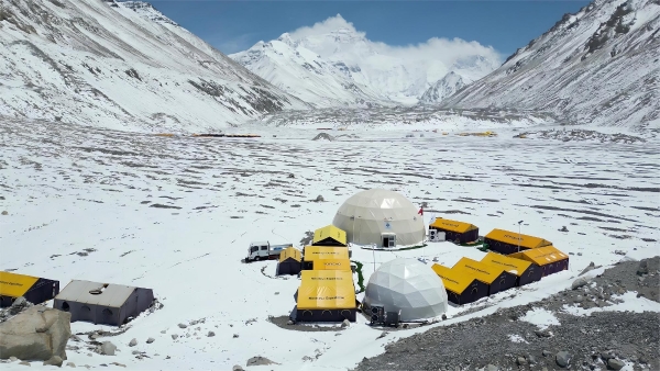  太阳雨空气能三度登顶珠峰，以科技与责任守护世界之巅
