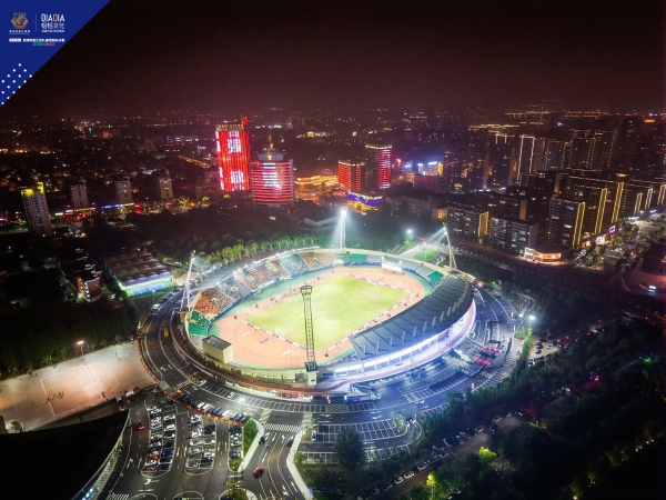 圆满落幕！谭咏麟、黄日华领衔香港明星足球队闪耀慈溪绿茵场