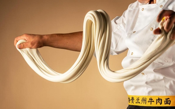 从柏林出发,陈香贵兰州牛肉面柏林店火爆出圈,出海征程正式开启。