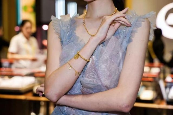 大师金、有钱花新品持续走红——国潮黄金以文化内核点燃消费市场 