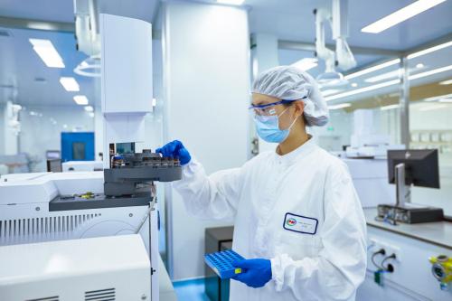  金领冠644个检测指标 精益求精筑牢乳业安全防线