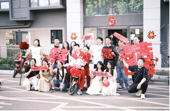 原来婚车还能这样？广元新人骑人民出行电动车，创意拉满