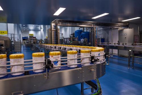  金领冠644个检测指标 精益求精筑牢乳业安全防线