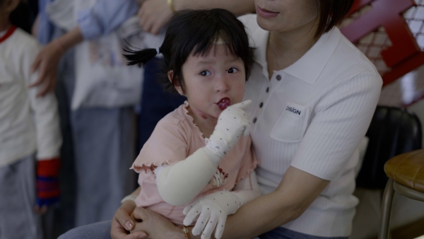  润贝舒UNBESO 助力 “看见・自己” 杨舒珺 & 蝴蝶宝贝联合画展成功举办