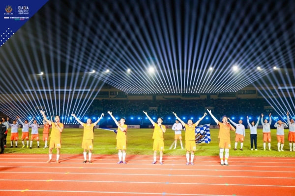 圆满落幕！谭咏麟、黄日华领衔香港明星足球队闪耀慈溪绿茵场