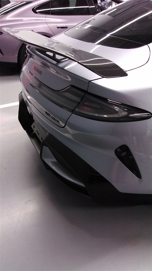 博主提SU7 Ultra用小米1拍照记录！雷军：感谢大家15年的不离不弃