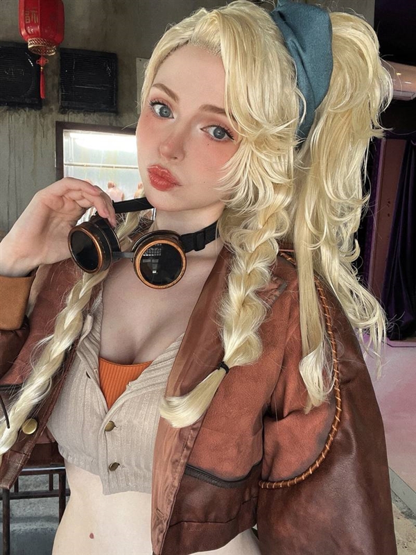 碍事莉体模绝美COS：《怪物猎人：荒野》杰玛大秀蛮腰