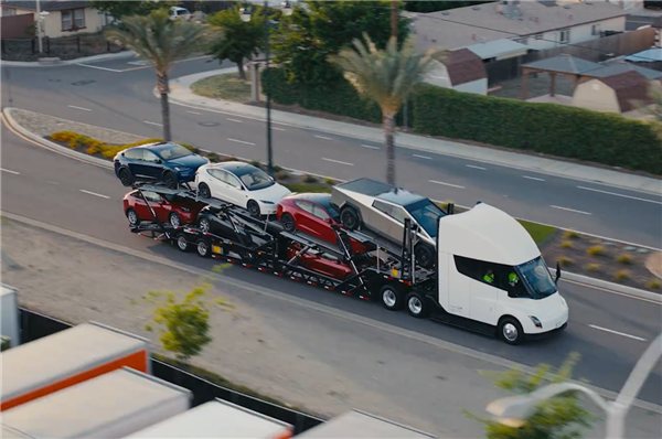 发布于2017年的特斯拉Semi电动卡车终于要量产了！