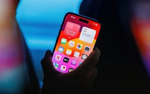 苹果终于不挤牙膏了！20周年新款iPhone大曝光：几乎全玻璃、曲面环绕屏设计