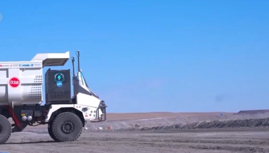 单车运输效能达人工120%！我国首个百台级纯电动无人矿卡集群投运