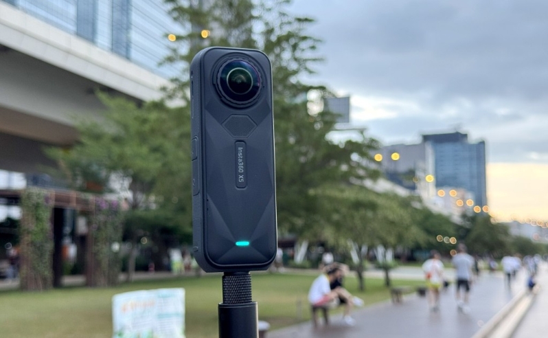 Insta360 X5
