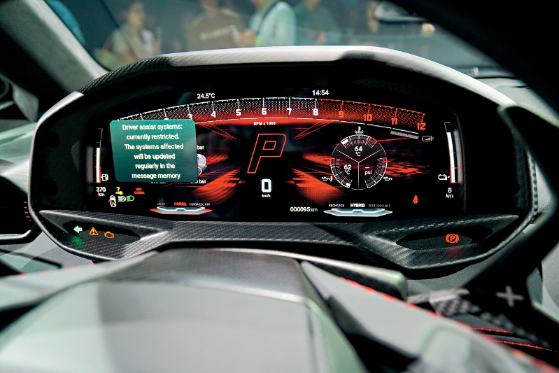 12.3吋数码表板可随不同驾驶模式变换显示。