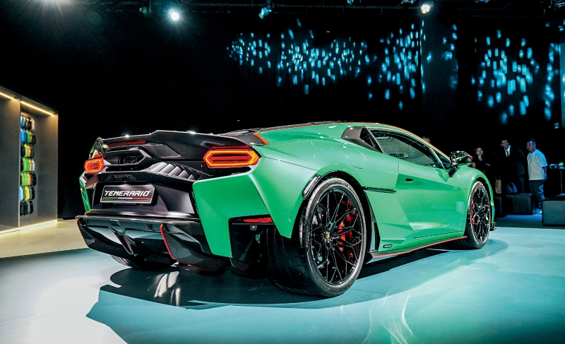 Temerario Allegerita展览车加上所有额外项目，连税落地价约要1千万港元。