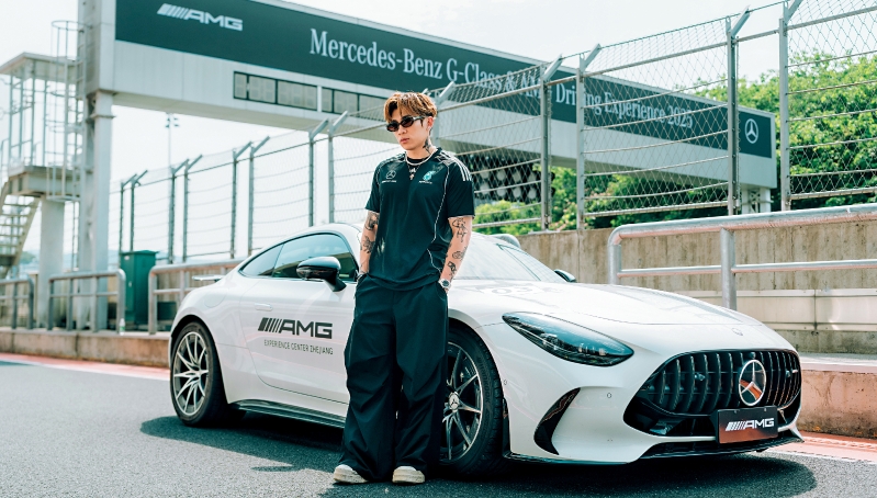 本地音乐潮人Tyson Yoshi以嘉宾身份出席AMG及G-Class试驾体验活动，席间有机会试驾816ps马力GT63 S E-Performance超跑。