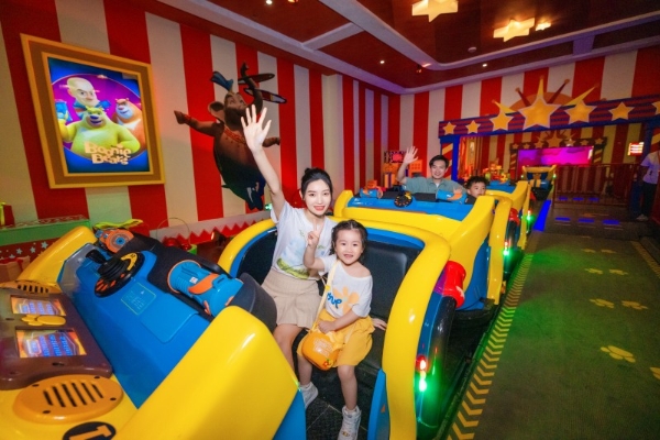 央视走进宜春熊出没乐园，带领观众开启“六一”奇幻之旅