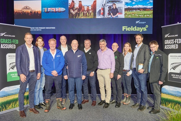  西兰政府草饲国标官宣！Spring Sheep春绵成为羊奶领域首个草饲认证品牌